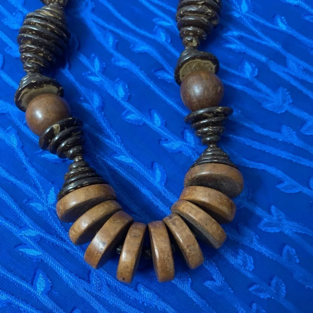 Necklace (Wood Beads/EUC) - Picture 2 of 3